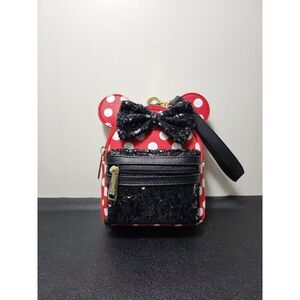 LOUNGEFLY X DISNEY Minnie Wristlet